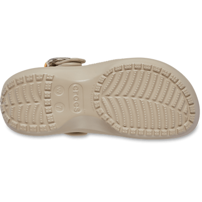 Classic Platform Dipped Buckle Clog - US 7469
