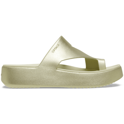 Getaway Platform Toe Loop Metallic Sandal - US 4565